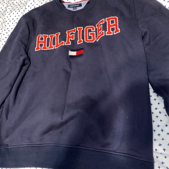 Tommy Hilfiger - Picture 4 of 5